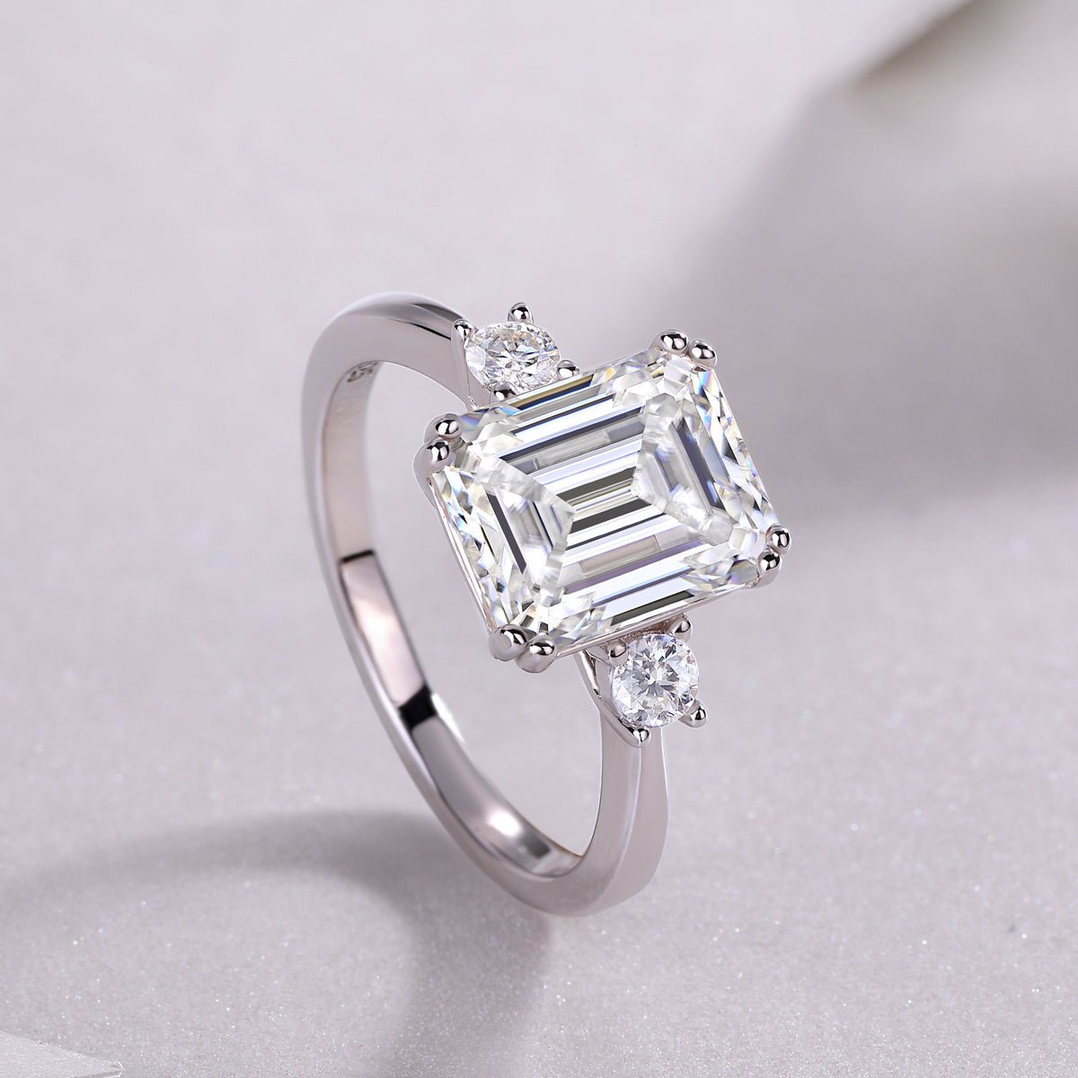 Bague de Fiançailles Émeraude en Moissanite - Louis Alat